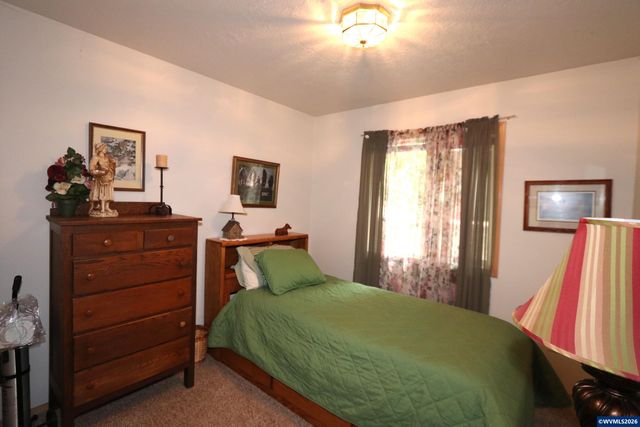 3345 Sample Rd, Falls City, OR 97344