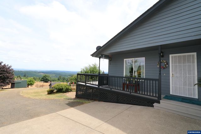 3345 Sample Rd, Falls City, OR 97344