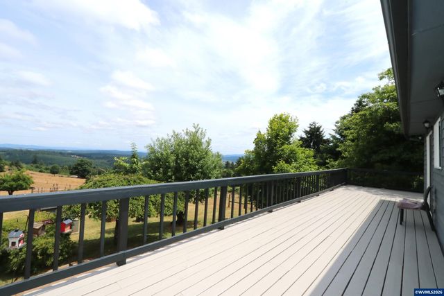 3345 Sample Rd, Falls City, OR 97344