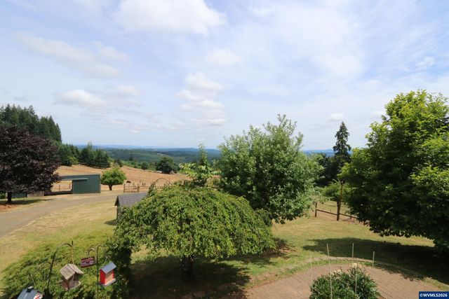 3345 Sample Rd, Falls City, OR 97344