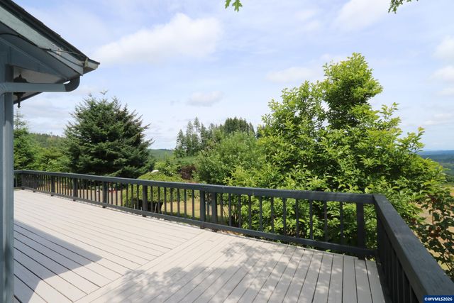 3345 Sample Rd, Falls City, OR 97344