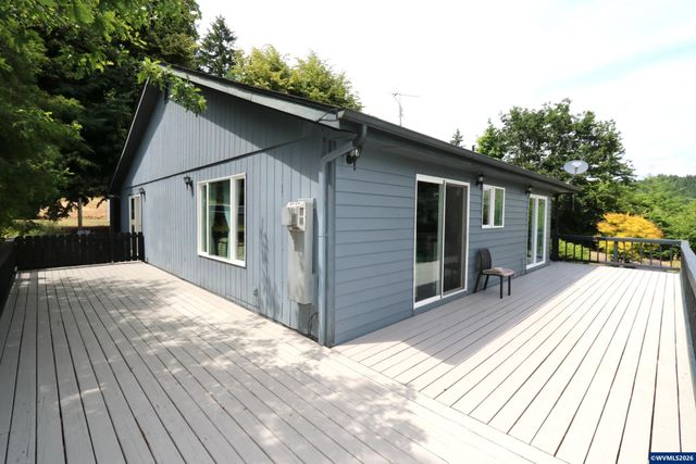 3345 Sample Rd, Falls City, OR 97344