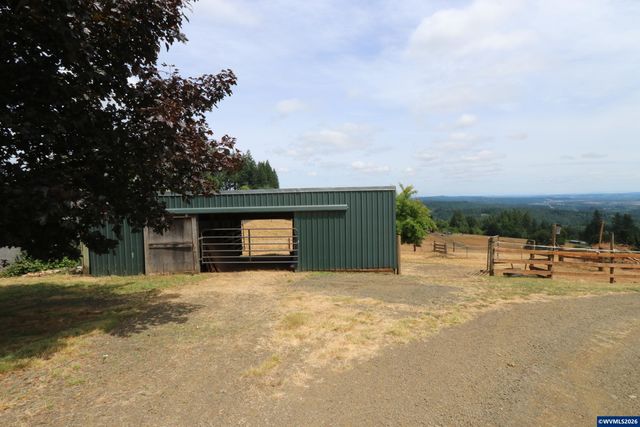 3345 Sample Rd, Falls City, OR 97344