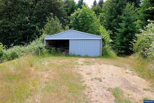 3345 Sample Rd, Falls City, OR 97344