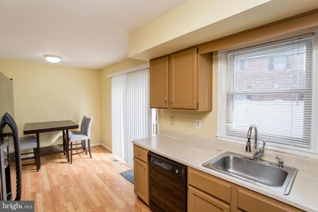 21 WASHINGTON SQ, Doylestown, PA 18901