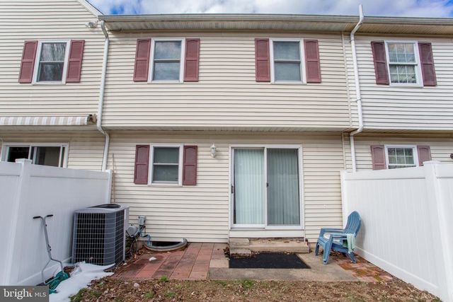 21 WASHINGTON SQ, Doylestown, PA 18901