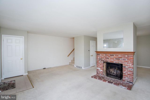 21 WASHINGTON SQ, Doylestown, PA 18901