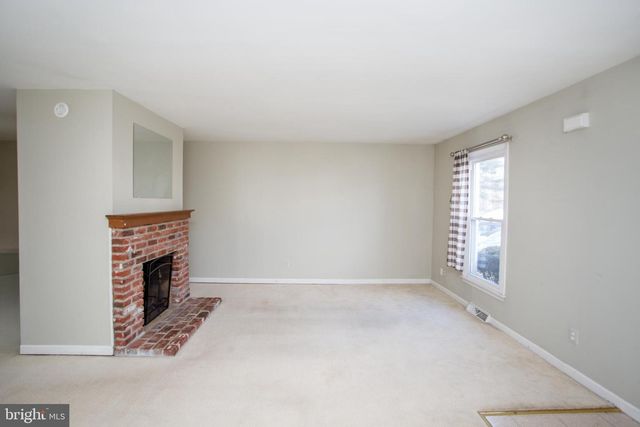 21 WASHINGTON SQ, Doylestown, PA 18901