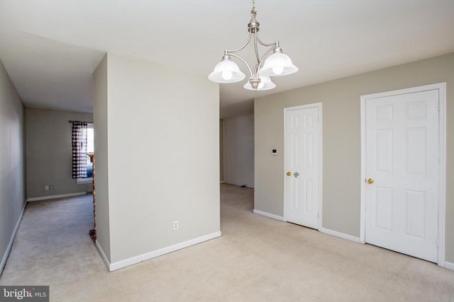 21 WASHINGTON SQ, Doylestown, PA 18901