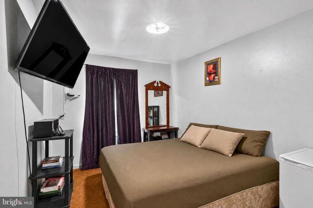 1915 VALLEY TER SE, Washington, DC 20032
