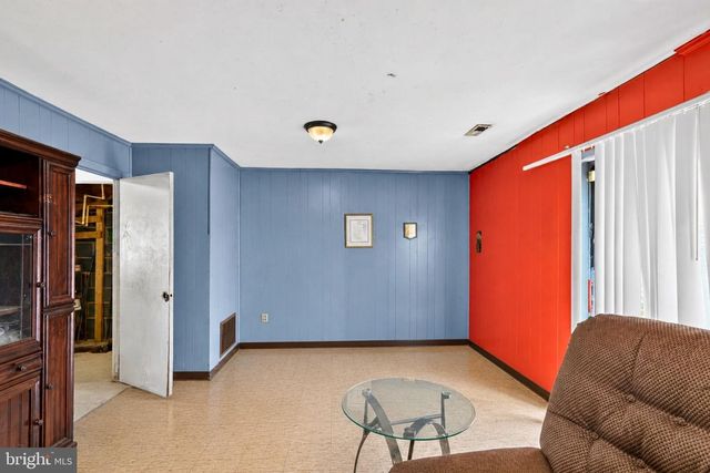 1915 VALLEY TER SE, Washington, DC 20032