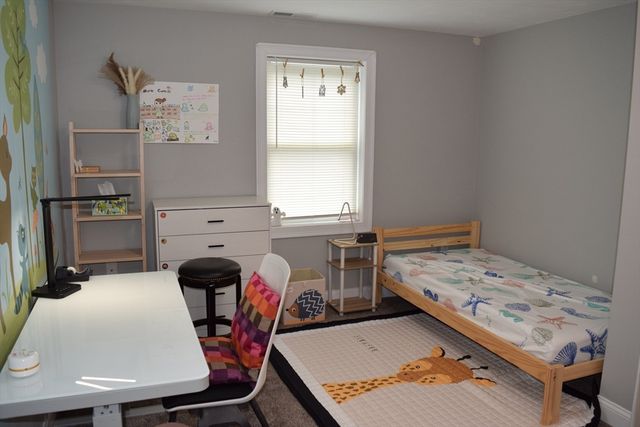 142 Grove Ave, Wilmington, MA 01887