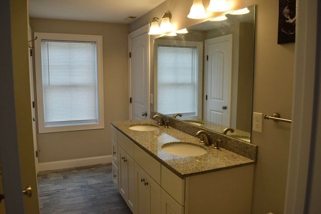 142 Grove Ave, Wilmington, MA 01887