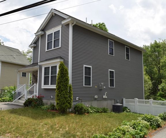 142 Grove Ave, Wilmington, MA 01887