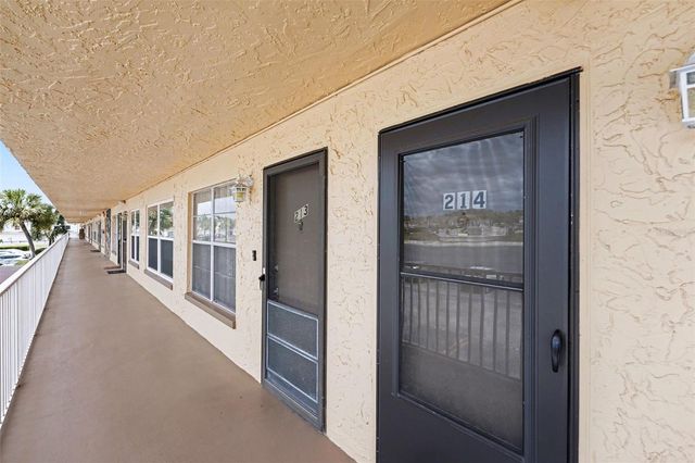 6400 46TH AVENUE N 214, Kenneth City, FL 33709