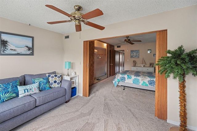 6400 46TH AVENUE N 214, Kenneth City, FL 33709