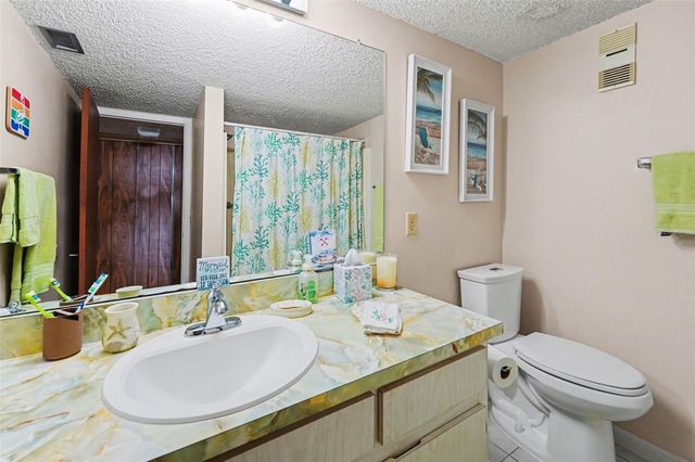 6400 46TH AVENUE N 214, Kenneth City, FL 33709