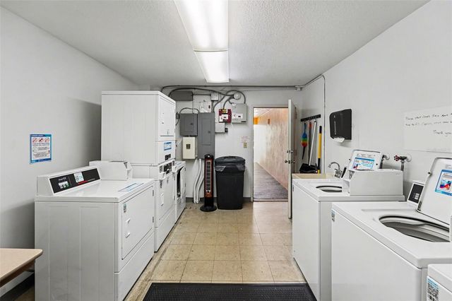 6400 46TH AVENUE N 214, Kenneth City, FL 33709