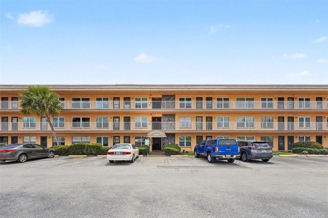 6400 46TH AVENUE N 214, Kenneth City, FL 33709