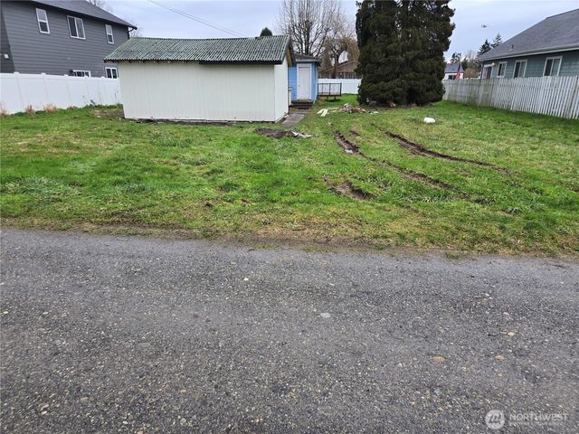 456 D Street Street, Blaine, WA 98230