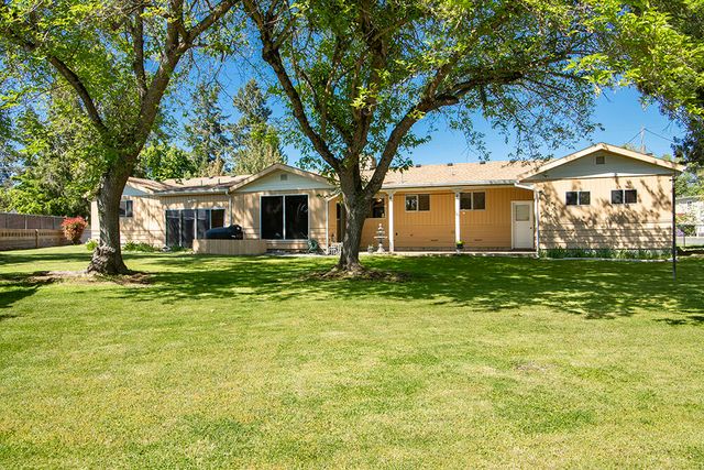 1195 E Park Street, Grants Pass, OR 97527