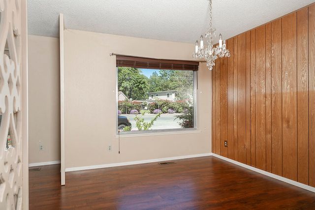 1195 E Park Street, Grants Pass, OR 97527