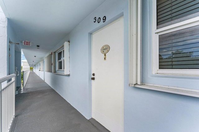 2004 S Federal Highway 309, Boynton Beach, FL 33435