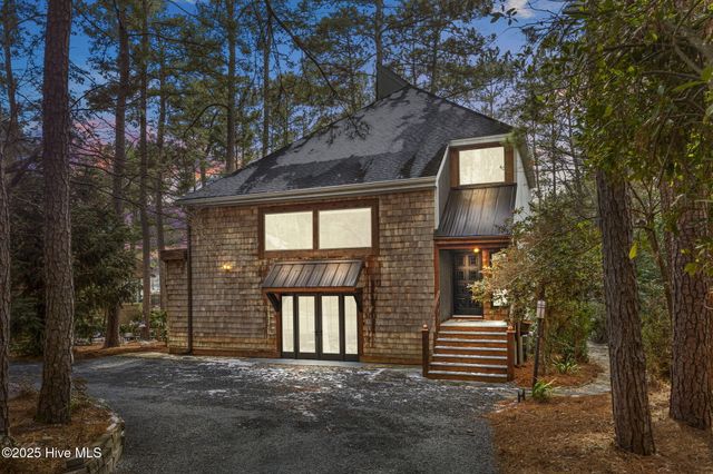 350 Pine Vista Drive, Pinehurst, NC 28374