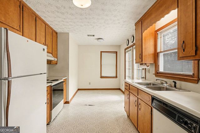 136 Carl Midway Church Road, Auburn, GA 30011