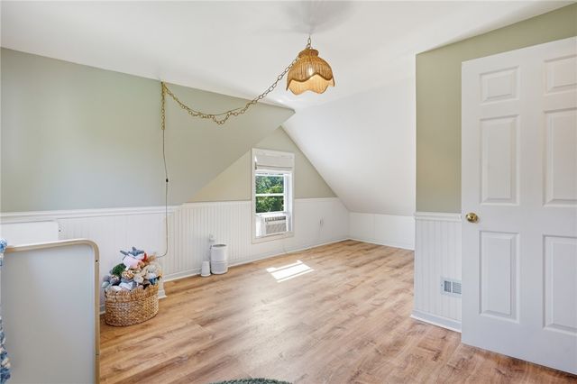 25 King Road, Middletown, RI 02842