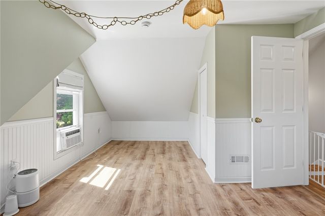 25 King Road, Middletown, RI 02842