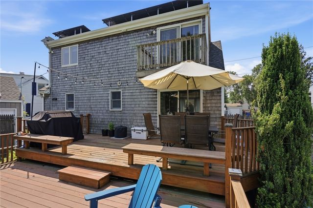 25 King Road, Middletown, RI 02842