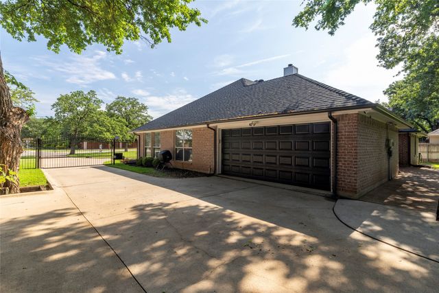 401 Cheek Sparger Road, Colleyville, TX 76034
