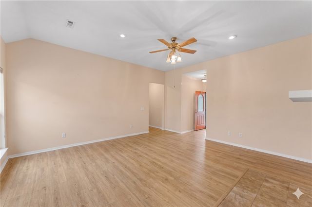 2 Lowther Lane, Bella Vista, AR 72714