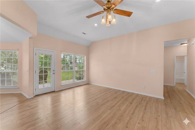 2 Lowther Lane, Bella Vista, AR 72714