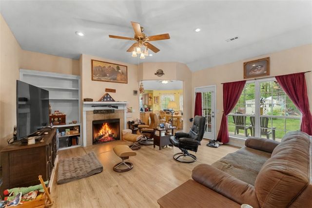 2 Lowther Lane, Bella Vista, AR 72714