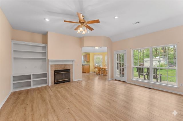 2 Lowther Lane, Bella Vista, AR 72714