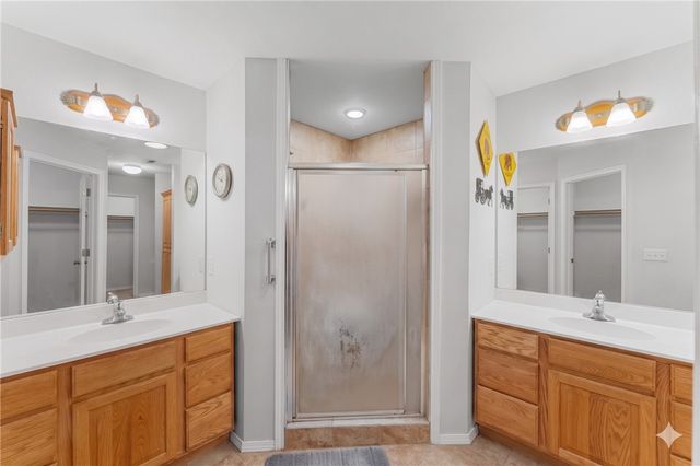 2 Lowther Lane, Bella Vista, AR 72714
