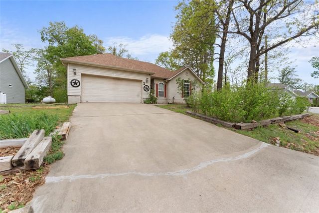 2 Lowther Lane, Bella Vista, AR 72714