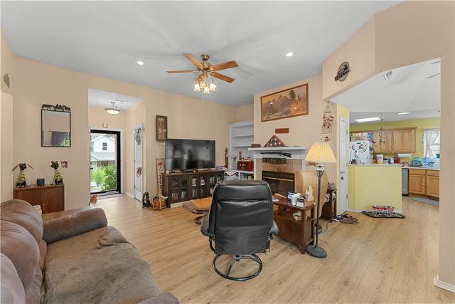 2 Lowther Lane, Bella Vista, AR 72714