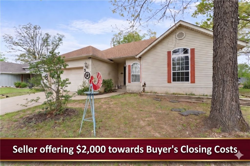 2 Lowther Lane, Bella Vista, AR 72714