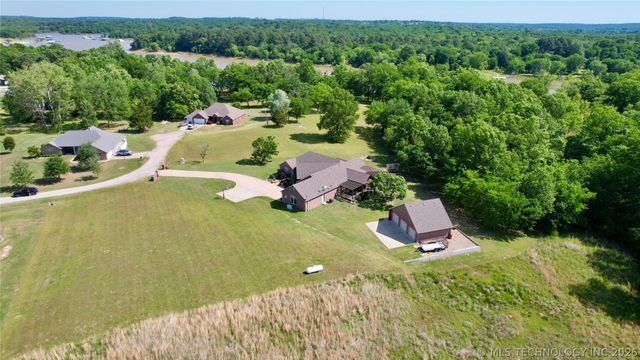 418970 E 1152 Road, Checotah, OK 74426