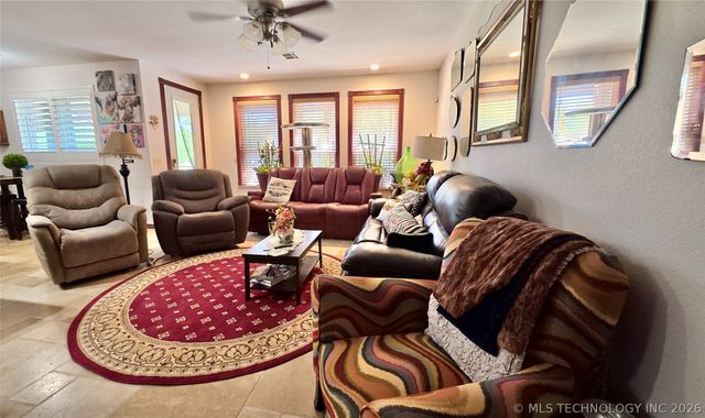 418970 E 1152 Road, Checotah, OK 74426
