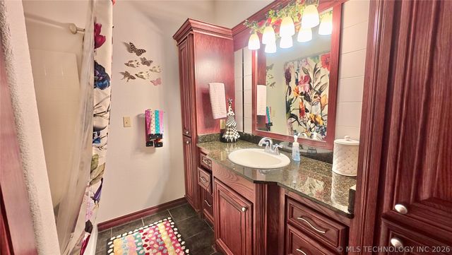 418970 E 1152 Road, Checotah, OK 74426