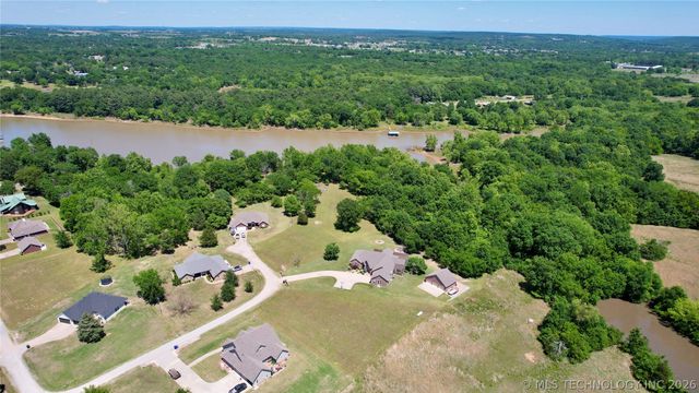 418970 E 1152 Road, Checotah, OK 74426