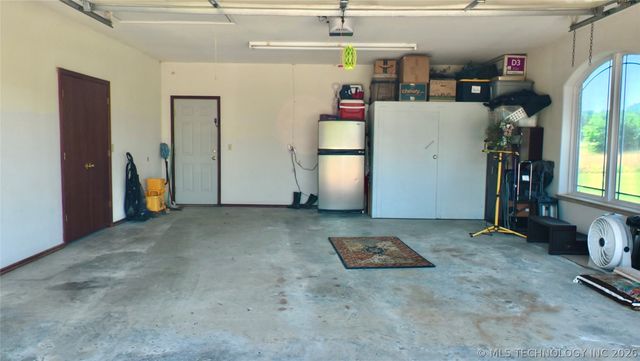 418970 E 1152 Road, Checotah, OK 74426