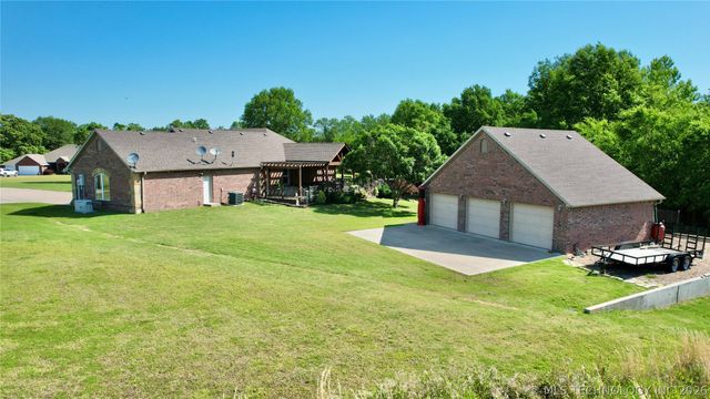 418970 E 1152 Road, Checotah, OK 74426