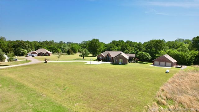 418970 E 1152 Road, Checotah, OK 74426
