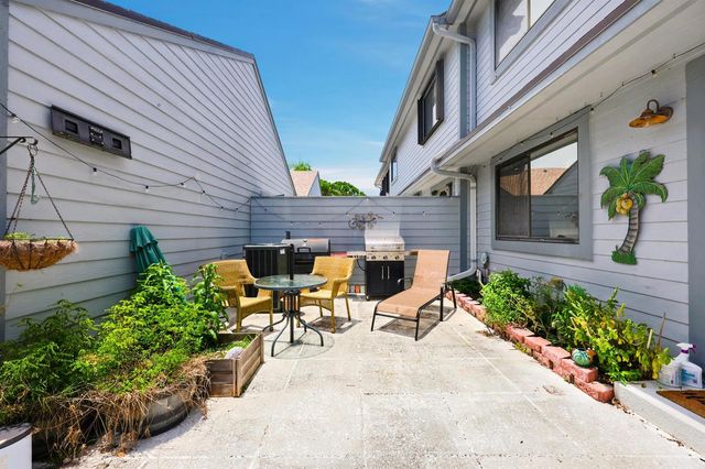 6167 SE Georgetown Place, Hobe Sound, FL 33455