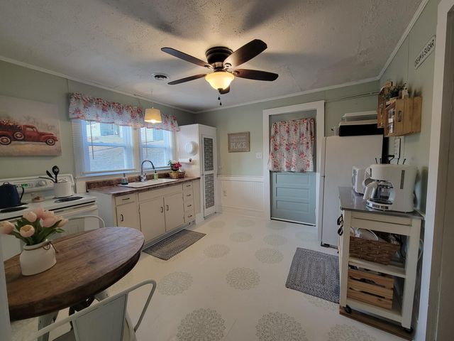 390 Riverbrook RD, Henry, VA 24102